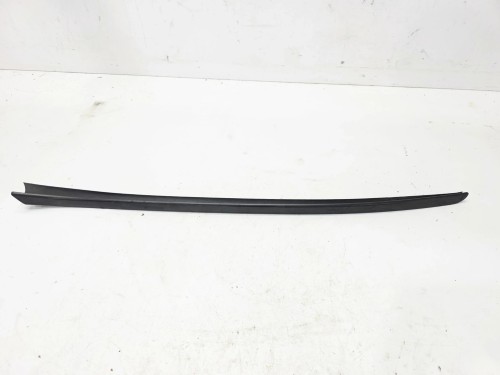 LISTWA ZGARNIAJĄCA SZYBY CZOŁOWEJ LEWY PRZÓD AUDI Q3 8U 8U0854327