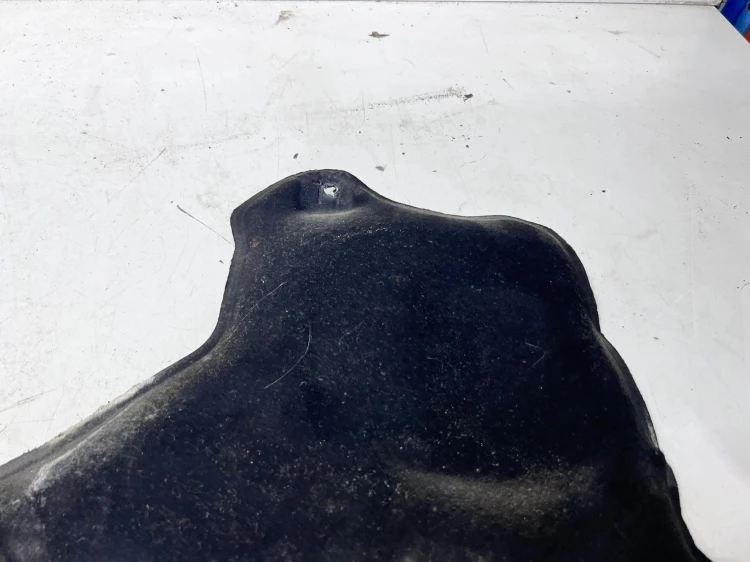 WYGŁUSZENIE PODŁUŻNICY LEWEJ AUDI A4 B8 A5 8K0863827