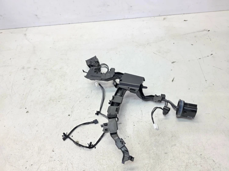 WIĄZKA REFLEKTORA XENON PRAWY PRZÓD AUDI A6 C8 HELLA 218961-02R