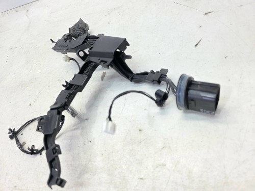 WIĄZKA REFLEKTORA XENON PRAWY PRZÓD AUDI A6 C8 HELLA 218961-02R