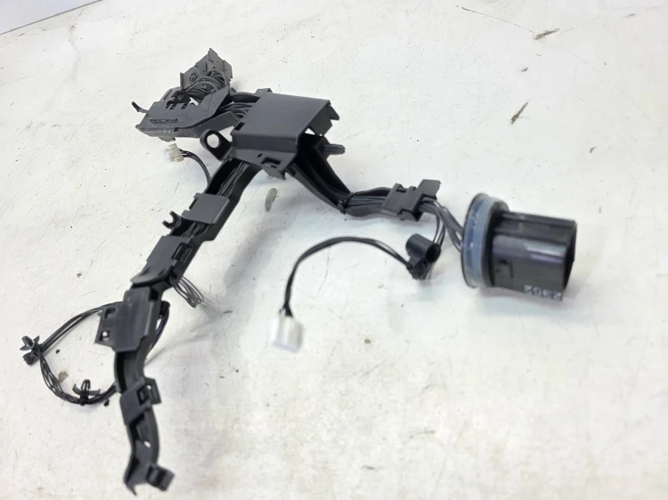 WIĄZKA REFLEKTORA XENON PRAWY PRZÓD AUDI A6 C8 HELLA 218961-02R