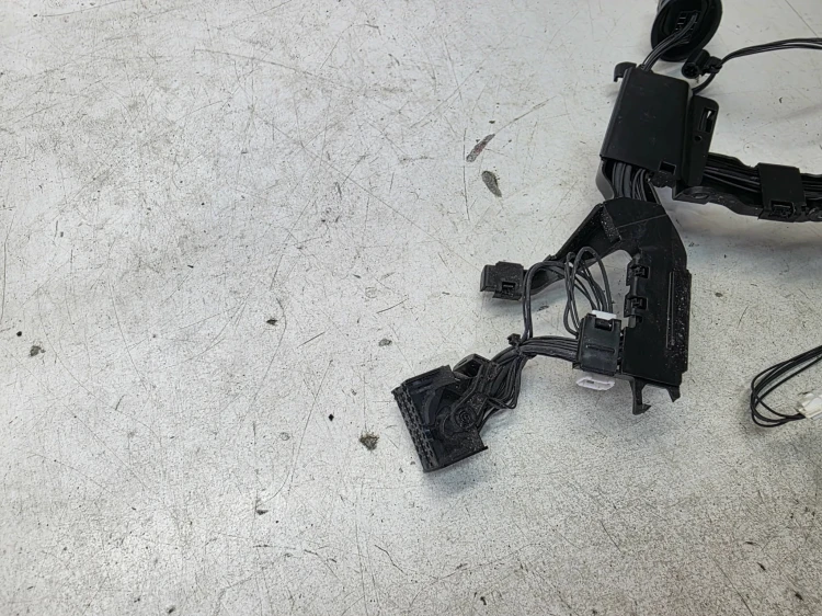 WIĄZKA REFLEKTORA XENON PRAWY PRZÓD AUDI A6 C8 HELLA 218961-02R