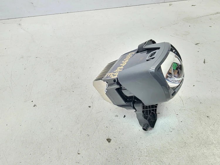 DIODA LED SOCZEWKA REFLEKTORA PRAWY PRZÓD AUDI A6 C8 4K0998473E