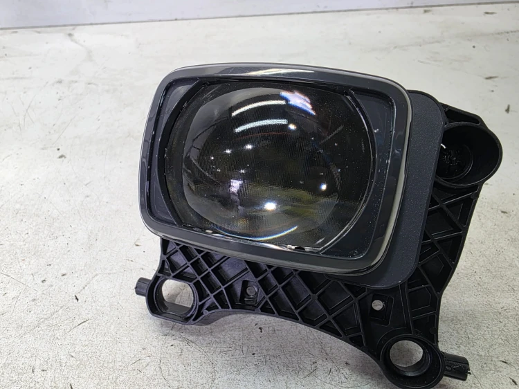 DIODA LED SOCZEWKA REFLEKTORA PRAWY PRZÓD AUDI A6 C8 4K0998473E
