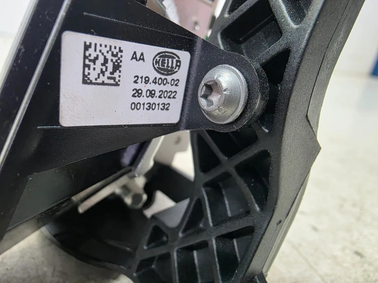 DIODA LED SOCZEWKA REFLEKTORA PRAWY PRZÓD AUDI A6 C8 4K0998473C