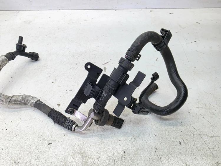 CZUJNIK CIŚNIENIA PALIWA AUDI A6 A7 Q7 4M 3.0 CRT 059130299BK 059906054C
