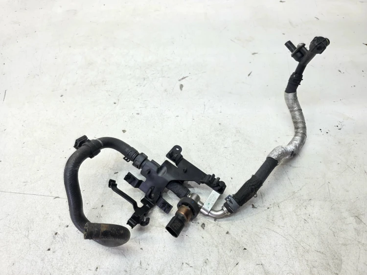 CZUJNIK CIŚNIENIA PALIWA AUDI A6 A7 Q7 4M 3.0 CRT 059130299BK 059906054C