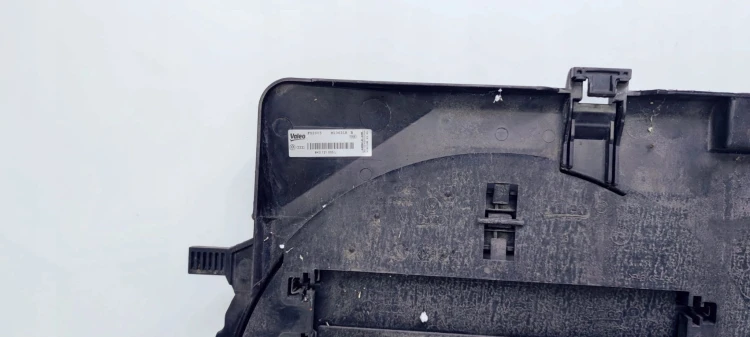 WENTYLATOR + OBUDOWA AUDI A4 B8 A5 Q5 8K0121003L