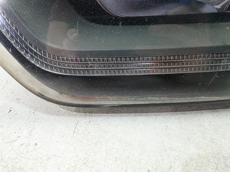 REFLEKTOR LAMPA PRZEDNIA LEWA ZWYKŁA AUDI Q3 8U 8U0941003N 22/26 UK