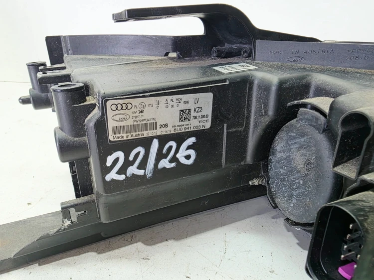 REFLEKTOR LAMPA PRZEDNIA LEWA ZWYKŁA AUDI Q3 8U 8U0941003N 22/26 UK
