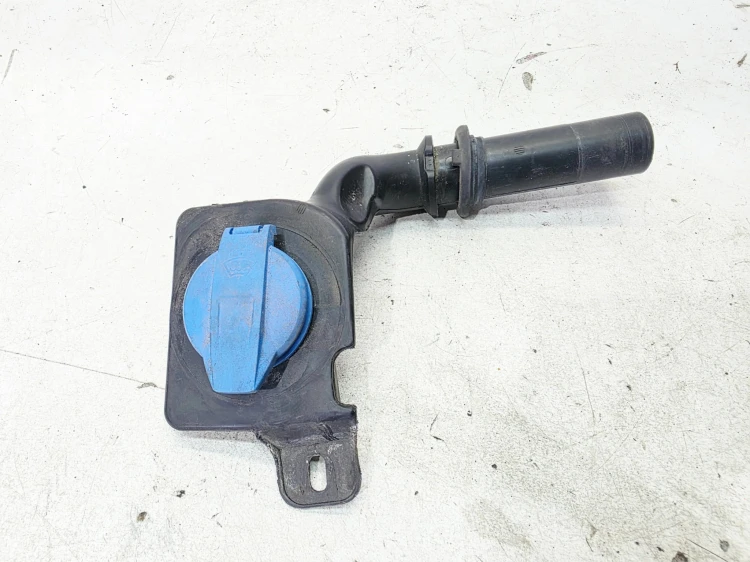 WLEW PŁYNU DO SPRYSKIWACZY AUDI Q7 4M 4M0955463