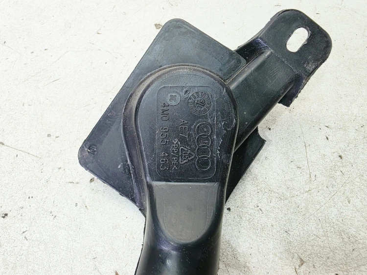 WLEW PŁYNU DO SPRYSKIWACZY AUDI Q7 4M 4M0955463