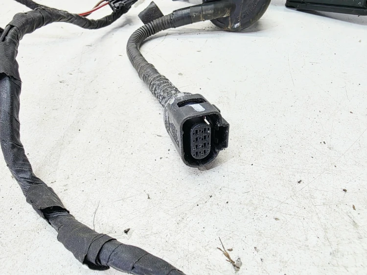 WIĄZKA INSTALACJA DRZWI PRAWY PRZÓD AUDI Q3 8U 8U0971030H