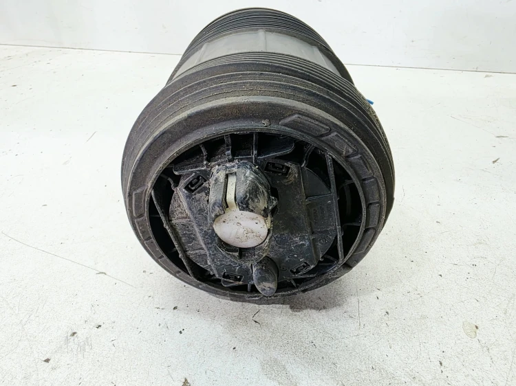 PODUSZKA MIECH PNEUMATYCZNY PRAWY TYŁ AUDI Q7 4M 4M0616002P