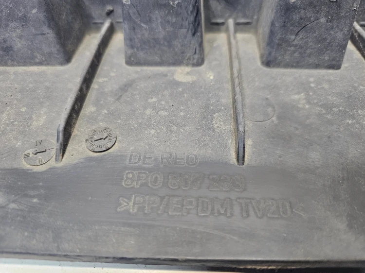 OSŁONA PŁYTA POD ZDERZAK AUDI A3 8P LIFT 8P0807233