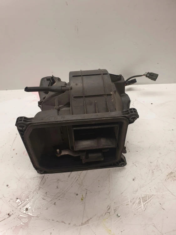 DMUCHAWA NAGRZEWNICY AUDI A6 C6 4F0820155F