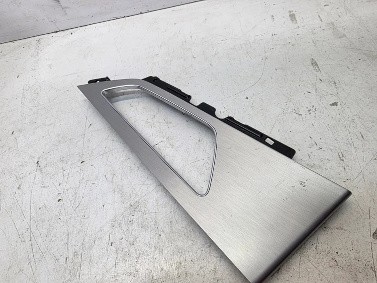 DEKOR DRZWI PRAWY TYŁ AUDI Q7 4M 4M0867470E ALUMINIUM QY9