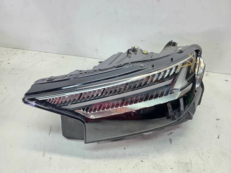 REFLEKTOR LAMPA LEWY PRZÓD MATRIX AUDI Q4 E-TRON 89A941035A