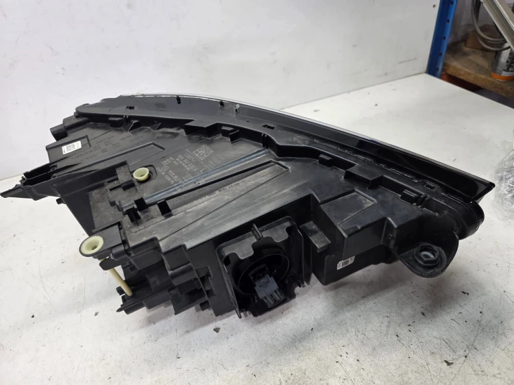 REFLEKTOR LAMPA LEWY PRZÓD MATRIX AUDI Q4 E-TRON 89A941035A