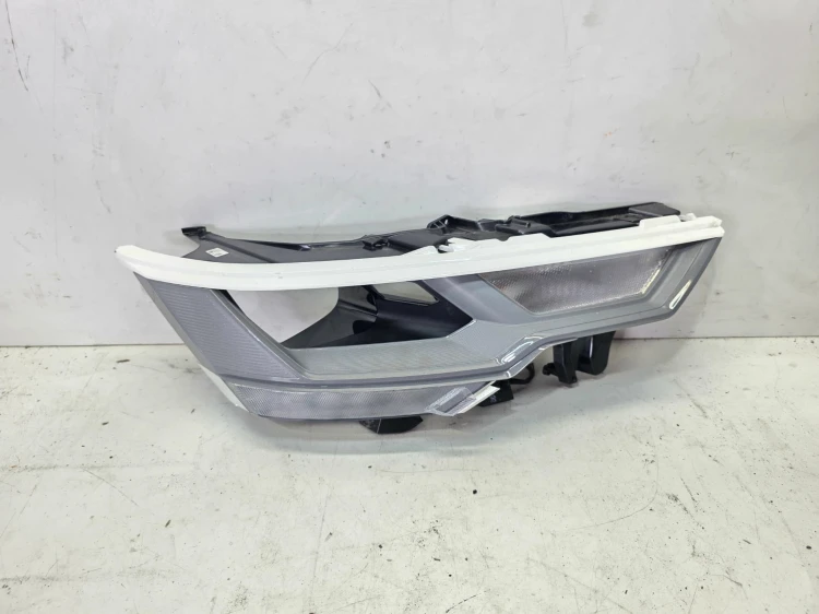 KIERUNKOWSKAZ LED ODBŁYŚNIK KLOSZA PRAWY PRZÓD AUDI A6 C8 219401-02R