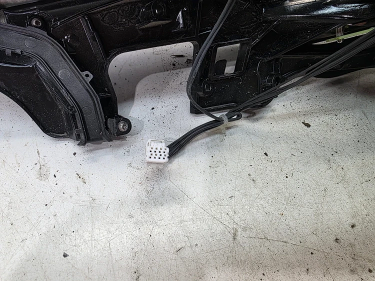 KIERUNKOWSKAZ LED ODBŁYŚNIK KLOSZA PRAWY PRZÓD AUDI A6 C8 219401-02R