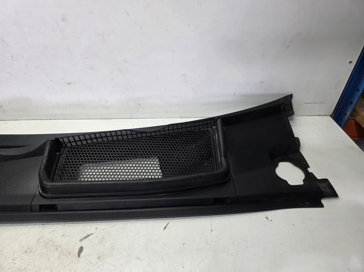 PODSZYBIE PLASTIKOWE AUDI Q7 4M 4M2819403 UK