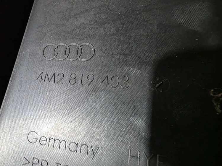 PODSZYBIE PLASTIKOWE AUDI Q7 4M 4M2819403 UK