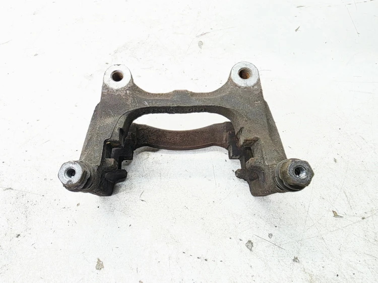 JARZMO ZACISKU HAMULCOWEGO PRAWY TYŁ AUDI Q7 4M 4M0615426 8760B