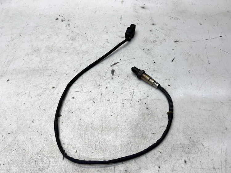 CZUJNIK TEMPERATURY SPALIN SONDA LAMBDA 057906262A