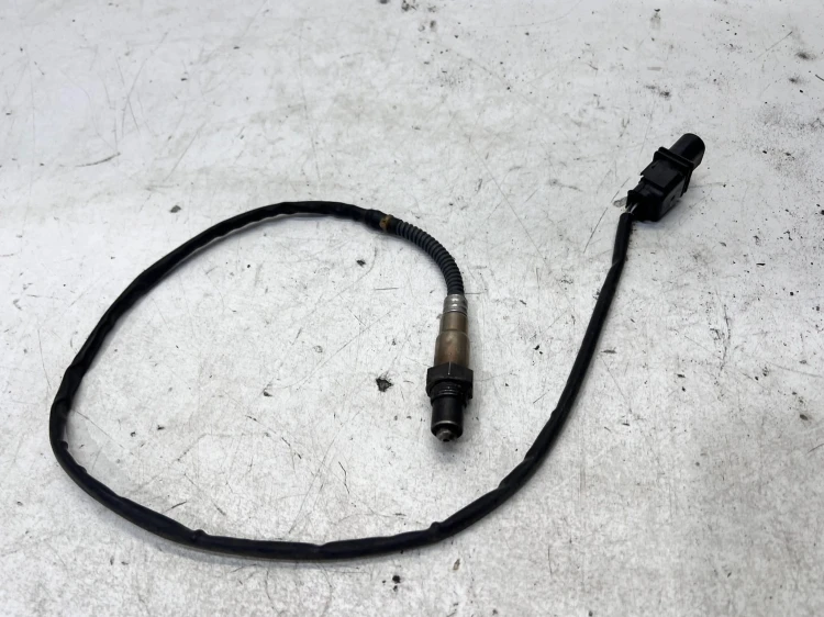 CZUJNIK TEMPERATURY SPALIN SONDA LAMBDA 057906262A