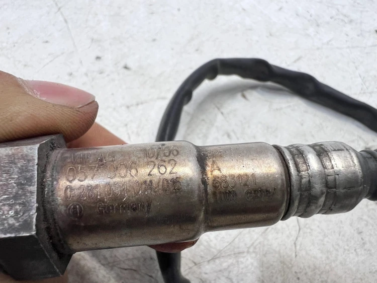 CZUJNIK TEMPERATURY SPALIN SONDA LAMBDA 057906262A