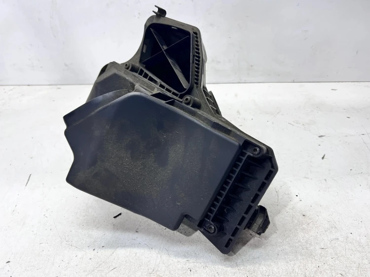 OBUDOWA FILTRA POWIETRZA AUDI A4 B8 A5 Q5 8R 8R0133837E 8R0133843C