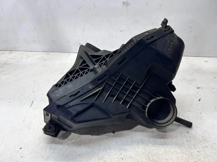OBUDOWA FILTRA POWIETRZA AUDI A4 B8 A5 Q5 8R 8R0133837E 8R0133843C
