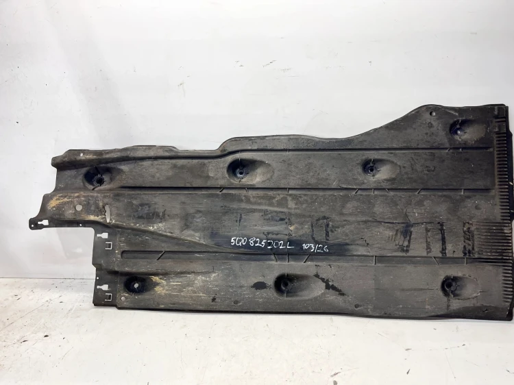 OSŁONA PŁYTA PODWOZIA PRAWA AUDI A3 8V 5Q0825202L 103/26