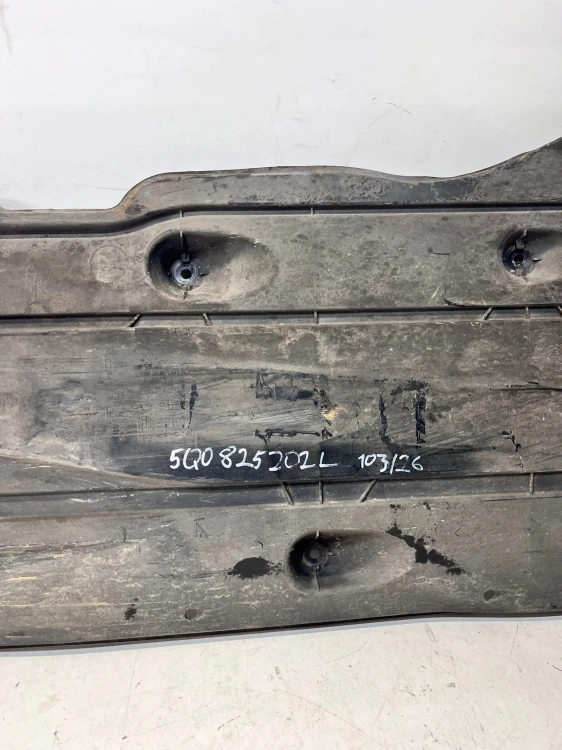 OSŁONA PŁYTA PODWOZIA PRAWA AUDI A3 8V 5Q0825202L 103/26