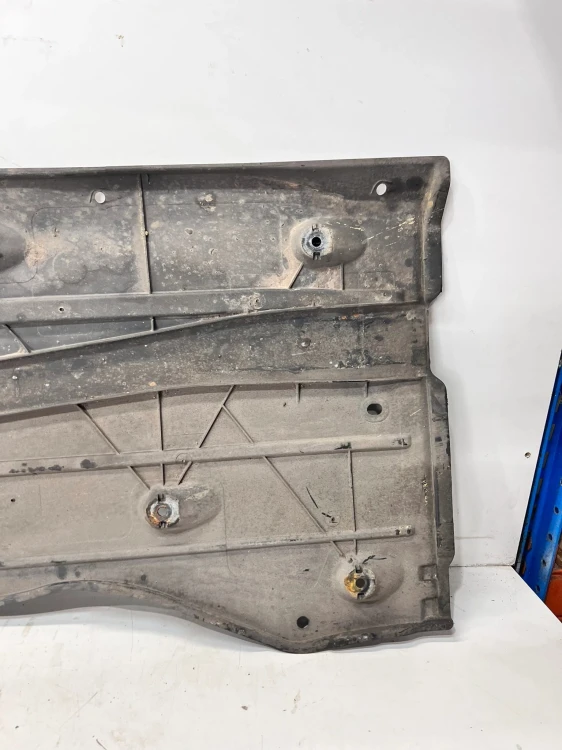 OSŁONA PŁYTA PODWOZIA PRAWA AUDI A3 8V 5Q0825202L 103/26