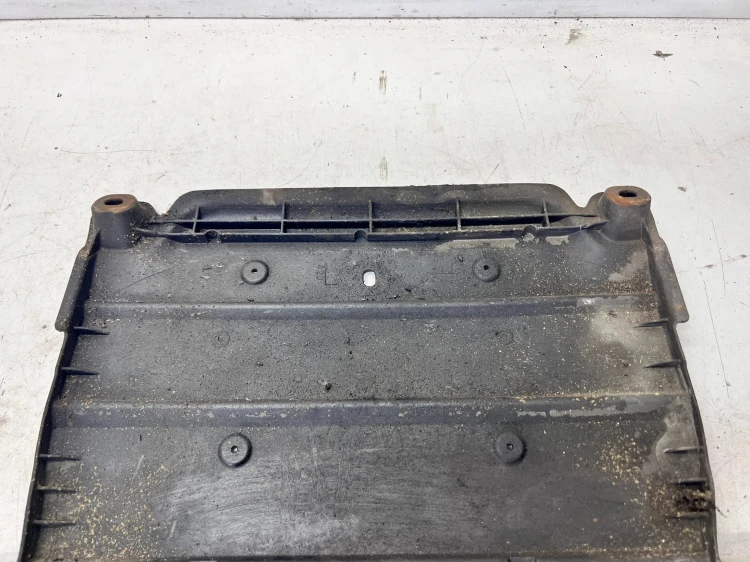 OSŁONA PŁYTA PODWOZIA AUDI A3 8V VOLKSWAGEN SEAT SKODA 5Q0825230H 102/26