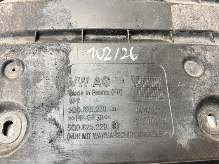 OSŁONA PŁYTA PODWOZIA AUDI A3 8V VOLKSWAGEN SEAT SKODA 5Q0825230H 102/26
