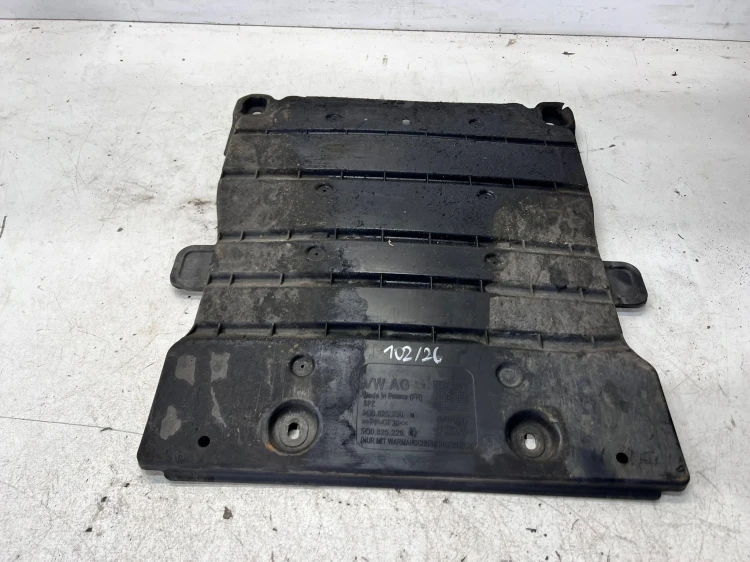 OSŁONA PŁYTA PODWOZIA AUDI A3 8V VOLKSWAGEN SEAT SKODA 5Q0825230H 102/26