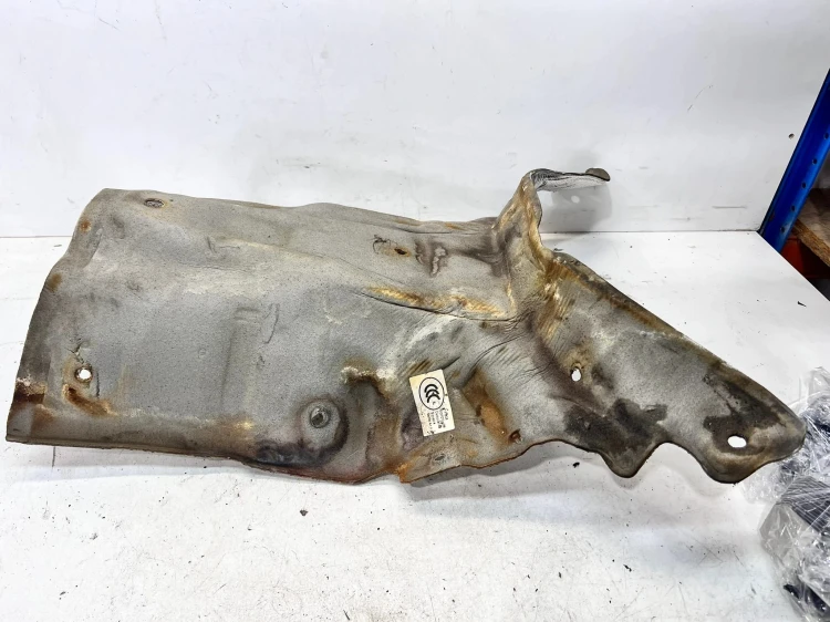 OSŁONA TERMICZNA AUDI Q7 4M 4M0863983L