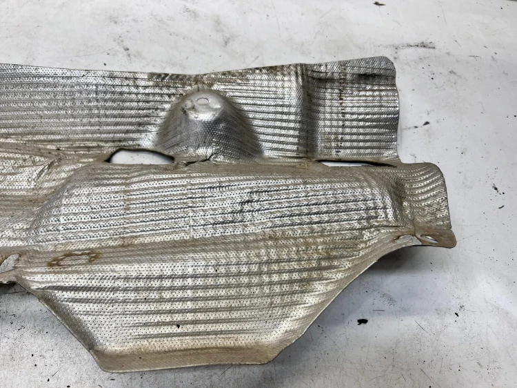 OSŁONA TERMICZNA AUDI Q7 4M 4M0825662J
