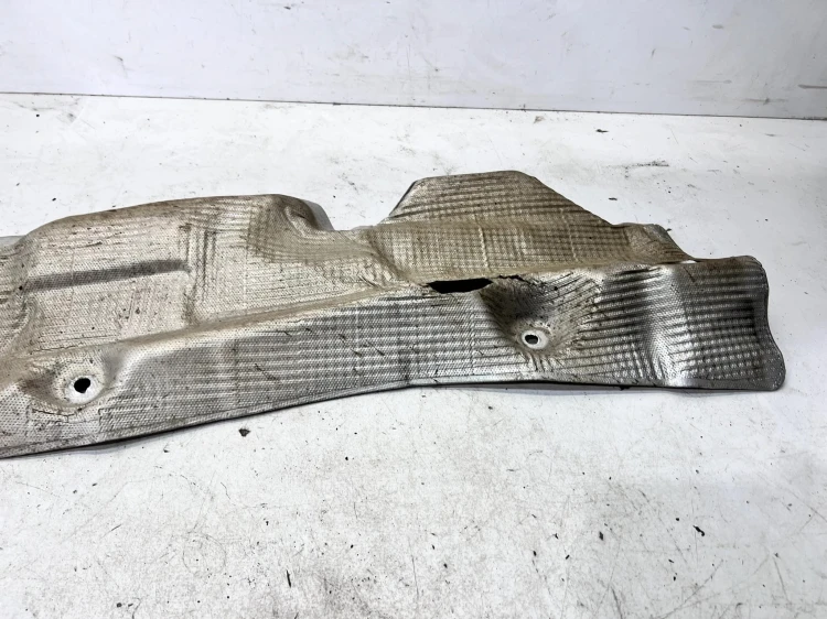 OSŁONA TERMICZNA AUDI Q7 4M 4M0825662J