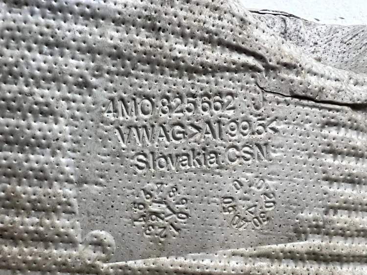 OSŁONA TERMICZNA AUDI Q7 4M 4M0825662J