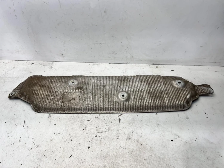 OSŁONA TERMICZNA AUDI Q7 4M 4M0825711F