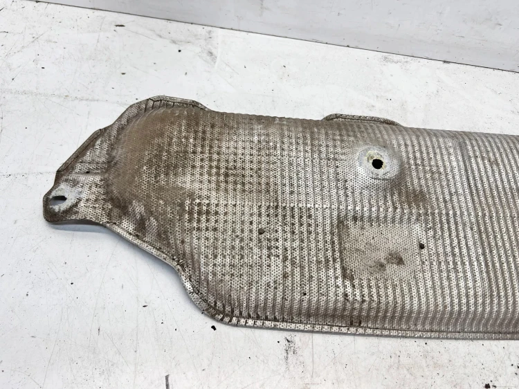 OSŁONA TERMICZNA AUDI Q7 4M 4M0825711F
