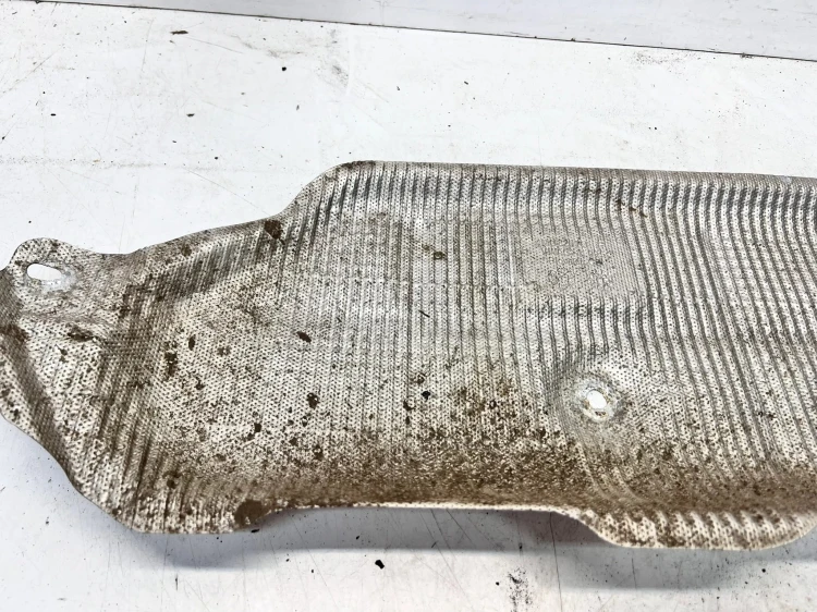OSŁONA TERMICZNA AUDI Q7 4M 4M0825711F