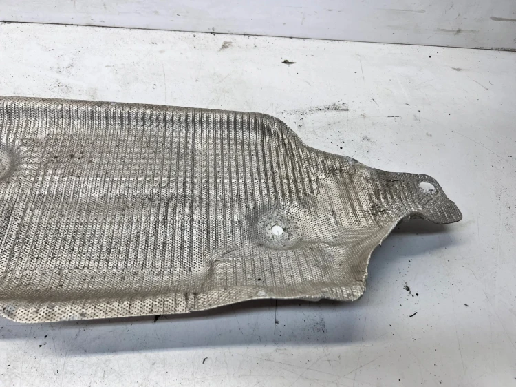 OSŁONA TERMICZNA AUDI Q7 4M 4M0825711F