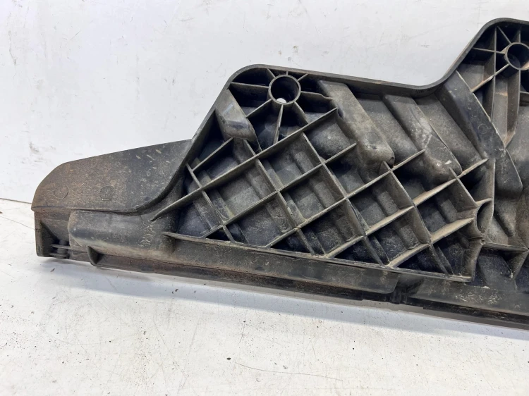 ŚLIZG MOCOWANIE ZDERZAKA TYŁ AUDI Q7 4M 4M0807329