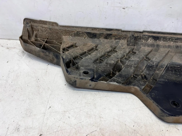 ŚLIZG MOCOWANIE ZDERZAKA TYŁ AUDI Q7 4M 4M0807329