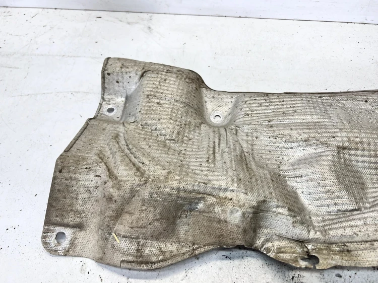 OSŁONA TERMICZNA AUDI Q7 4M 4M0825661N